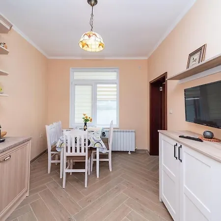 Sea Garden Two Bedroom Lux Apartment *