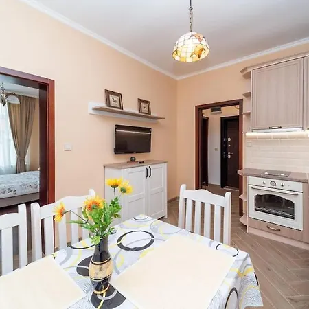 Sea Garden Two Bedroom Lux Apartment *